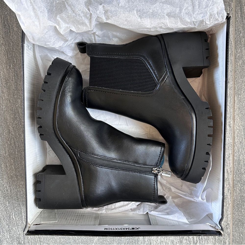 NIB Aqua College Raine Waterproof Black Suede Chelsea Boots Square Toe Women's 8 - Picture 14 of 15
